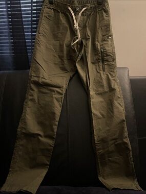Vuori Men Ripstop Climber Pants Olive Green Color Size XS NWOT